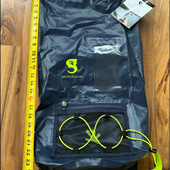 GeckoBrand Hydroner Outdoor 20L Waterproof Backpack for Hiking Extreme Sports - Picture 3 of 9